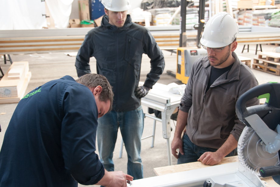 Demonstrating the saw