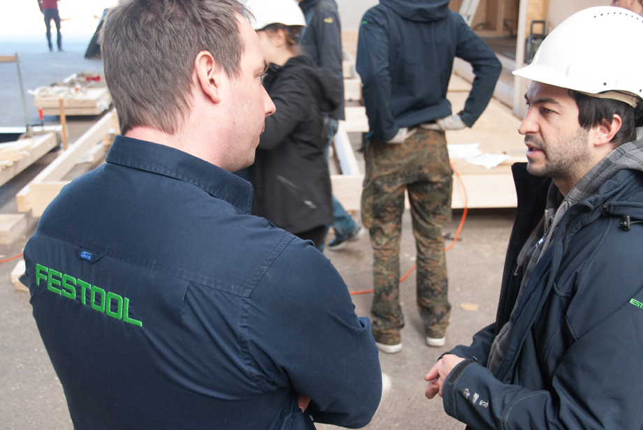 Johannes asking a Festool employee some questions