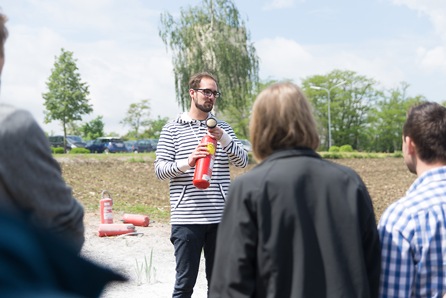 Johannes doing some more explaining on extinguishers