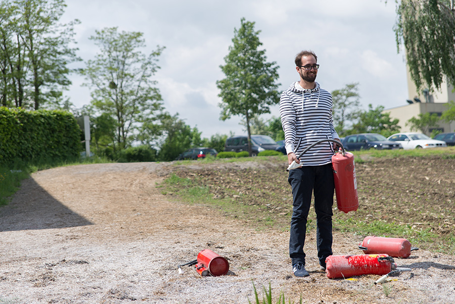 Johannes doing some more explaining on extinguishers