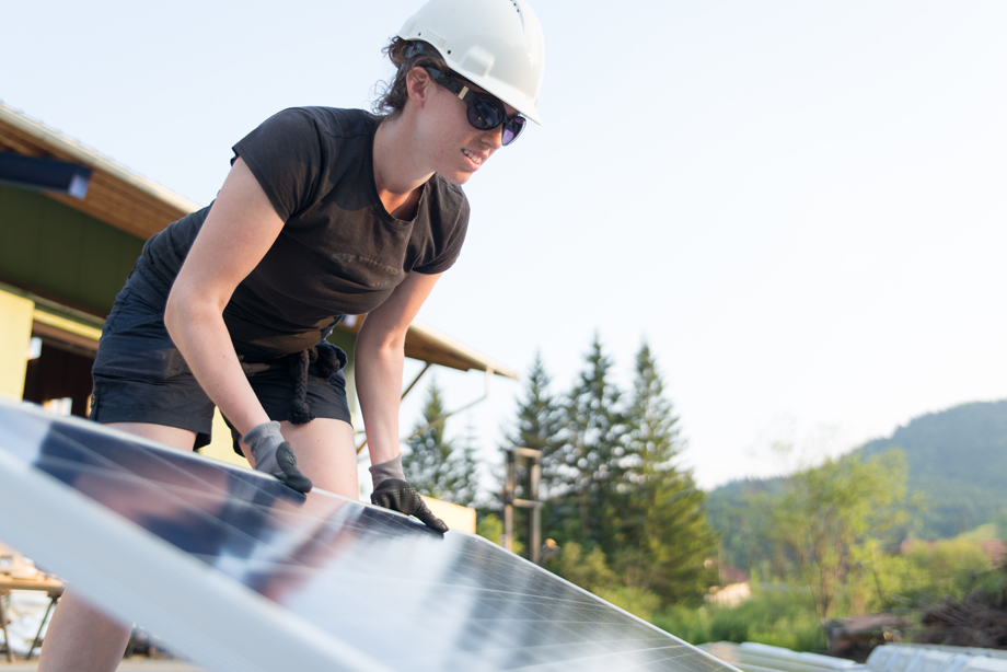 Sabrina unboxing PV Modules