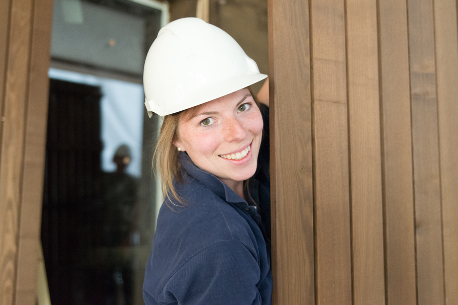 Decathlete Sigrid huging thermal ash boards.