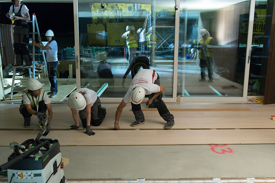 Placing the floor.