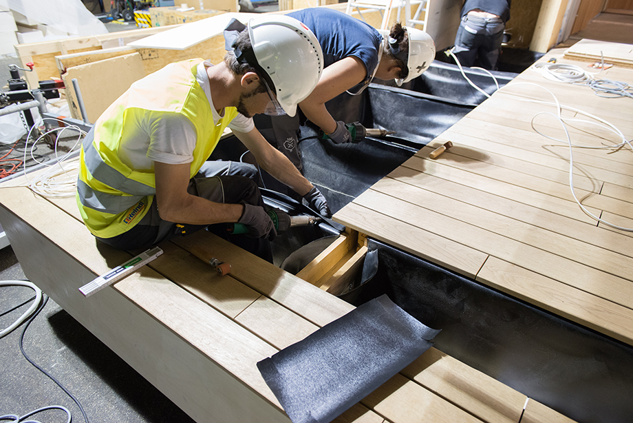 Another group places the terrace on the sub structure.