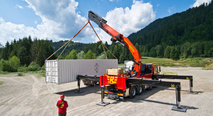 Powerful new crane by company Palfinger